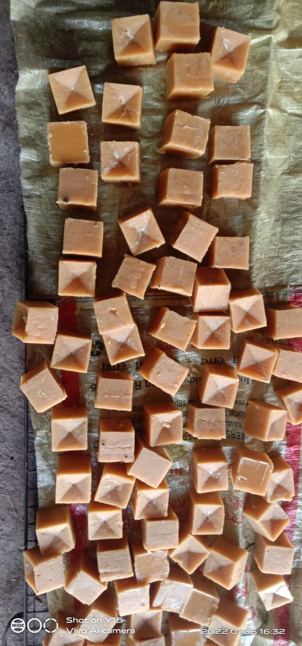 cane jaggery cube